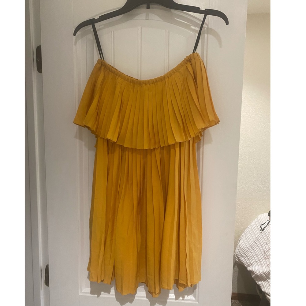 Bebe pleated dress